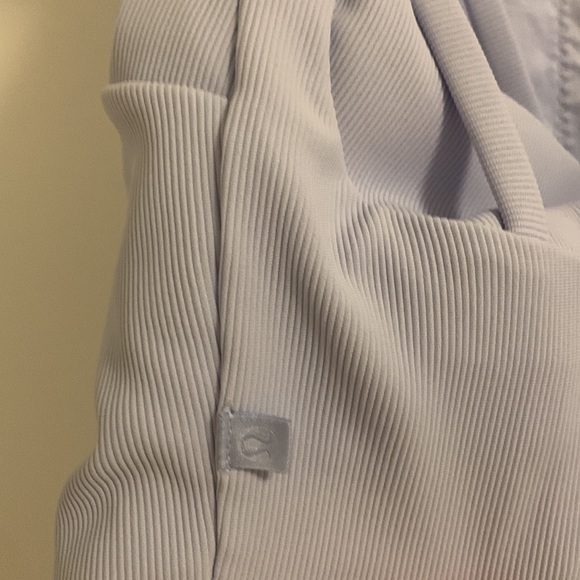 Lululemon Ribbed Back-Twist Yoga Bra *Light Support, C/D Cup Size 4 - Picture 6 of 6